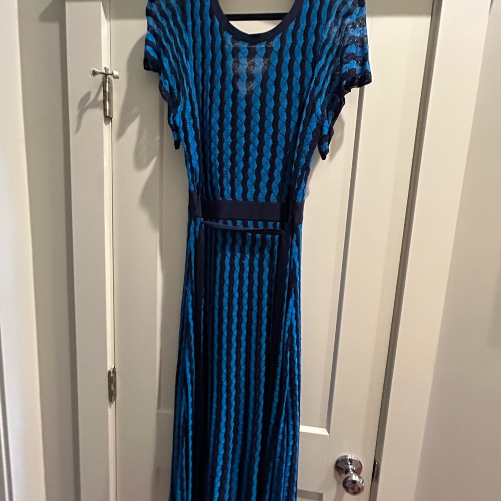 Size 10 Boden blue knit dress with geometric pattern.